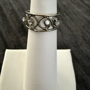 Elegant Silver Swirl Ring. Not stamped, but tested silver